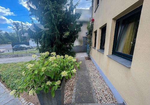 25 - Weg zur Garage