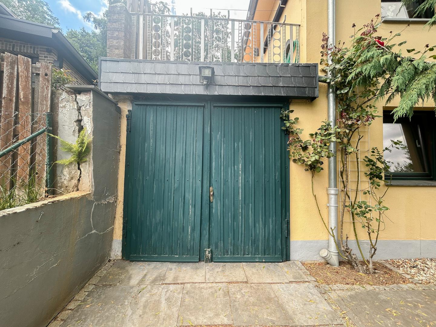 26 - Garage Außenansicht