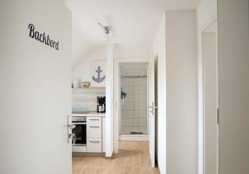 Backbord Eingang, Küche