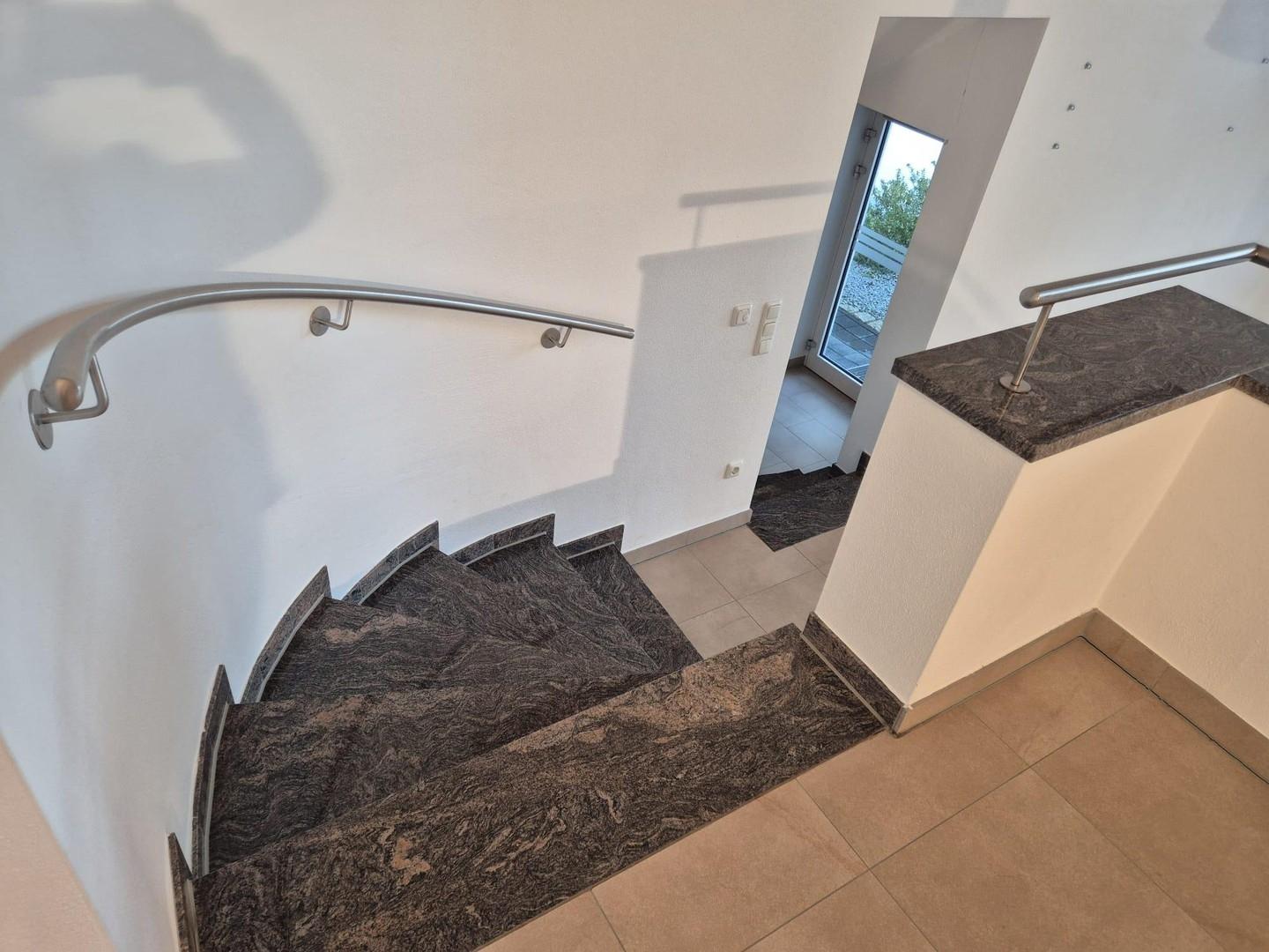 Treppe zur Mitteletage