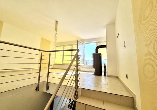 OG mit Ofen & Dachterrasse