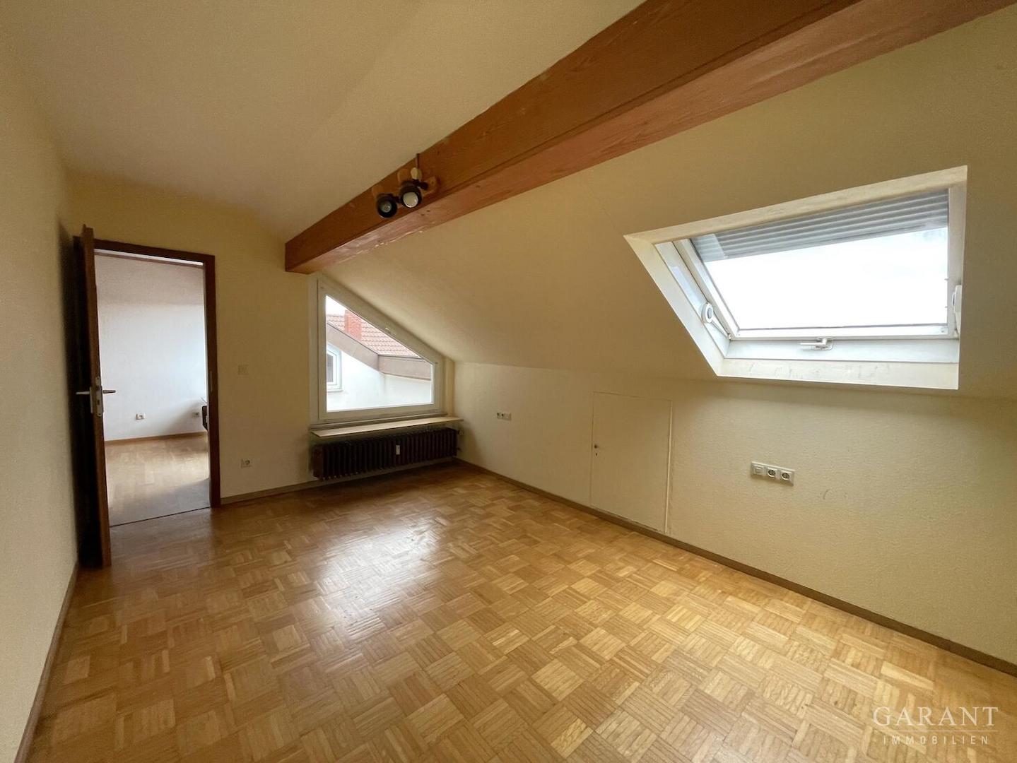 Schlafzimmer Richtung Balkon