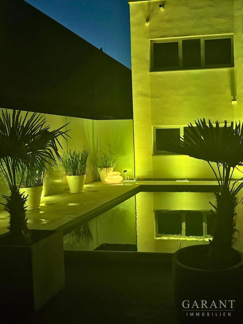 Pool am Abend