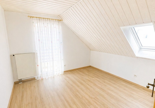 Kinderzimmer mit Balkon 