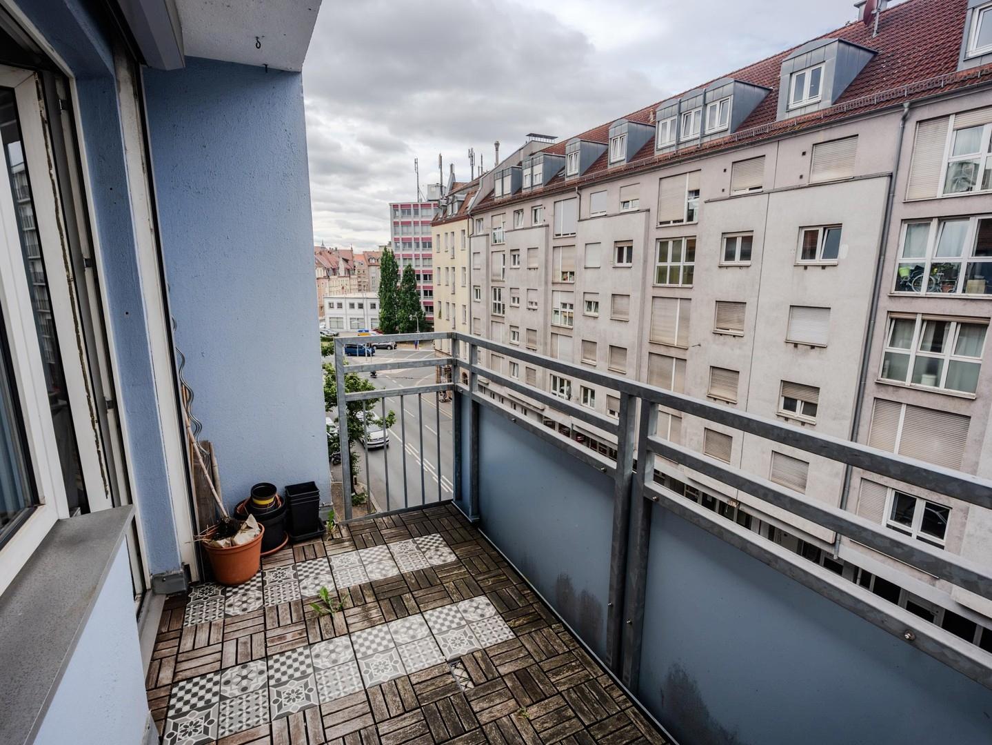 Balkon-Straßenseite-2