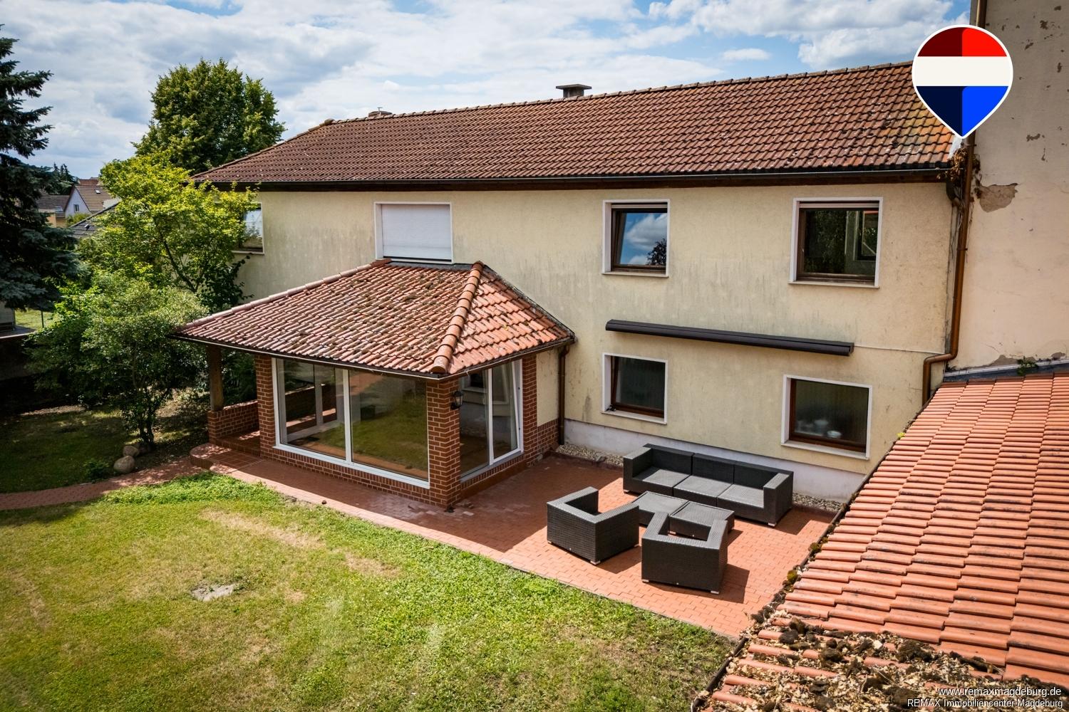 Außenbereich mit Terrasse