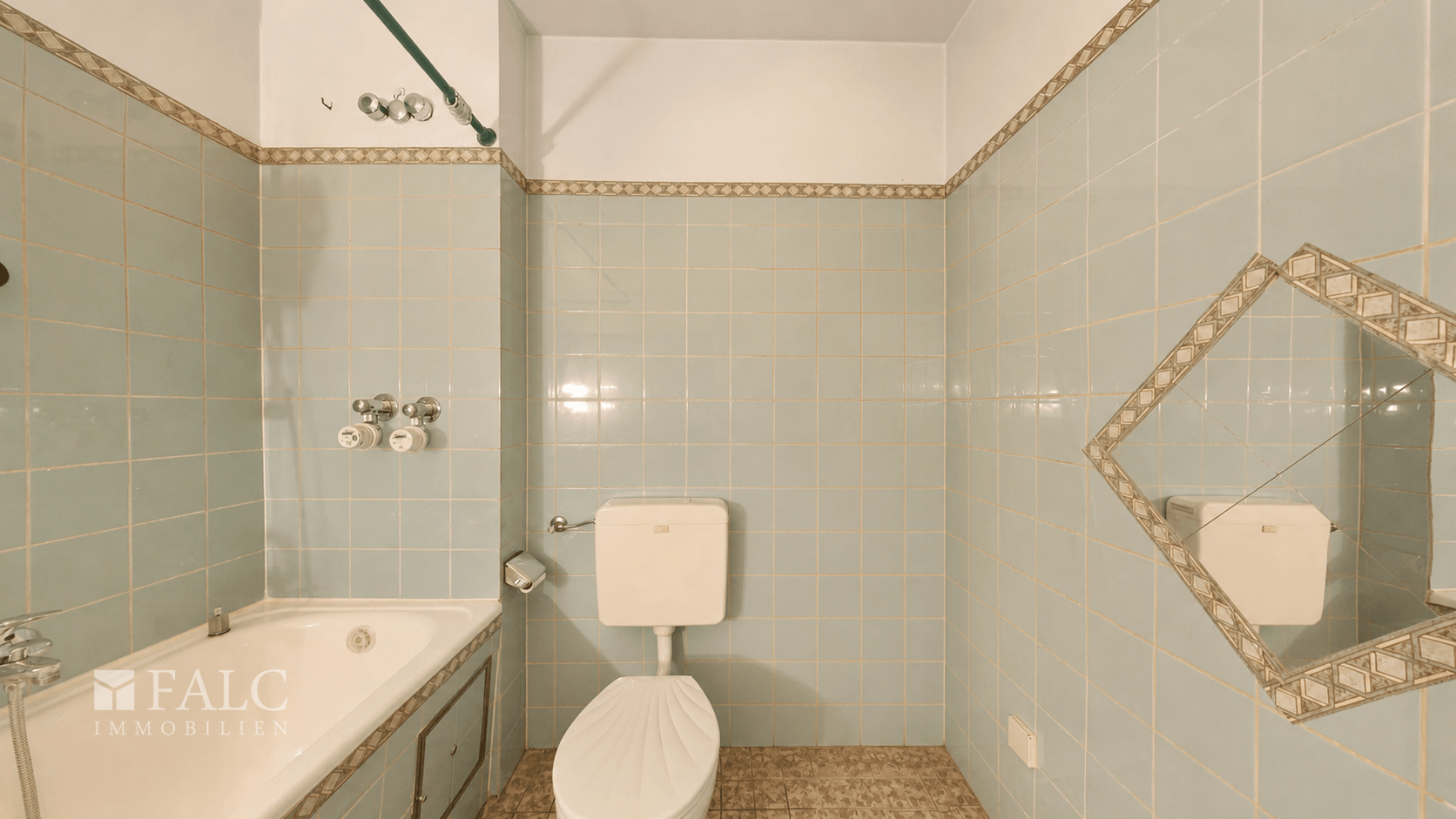 Wohnung Rechts Badezimmer 1_2