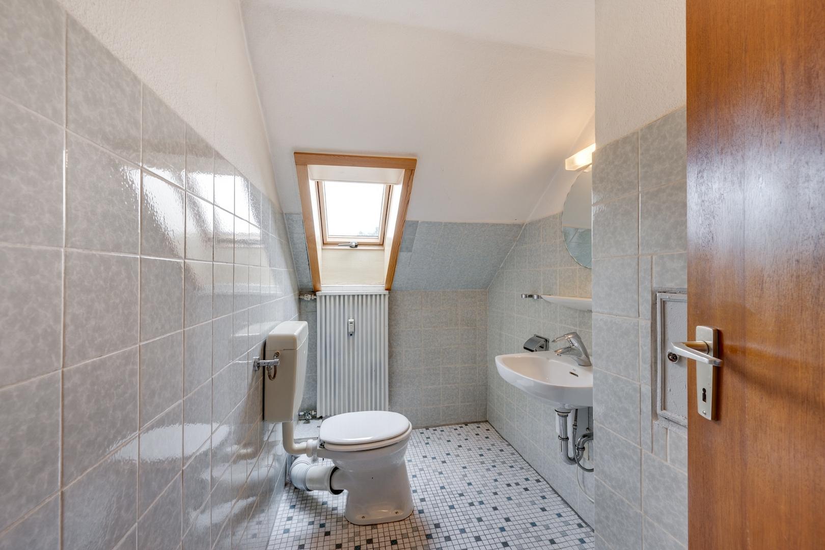 Bad_Dachgeschoss_Vorderhaus