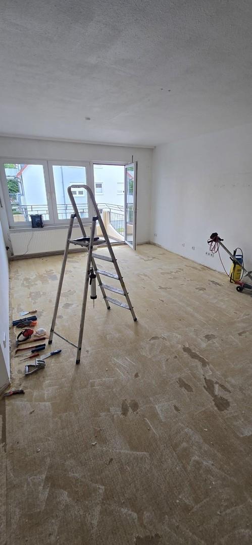Wohnzimmer vor neuem Boden