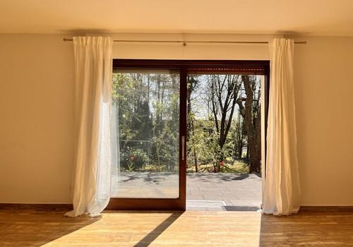 Wohnzimmer mit Terrassenzugang