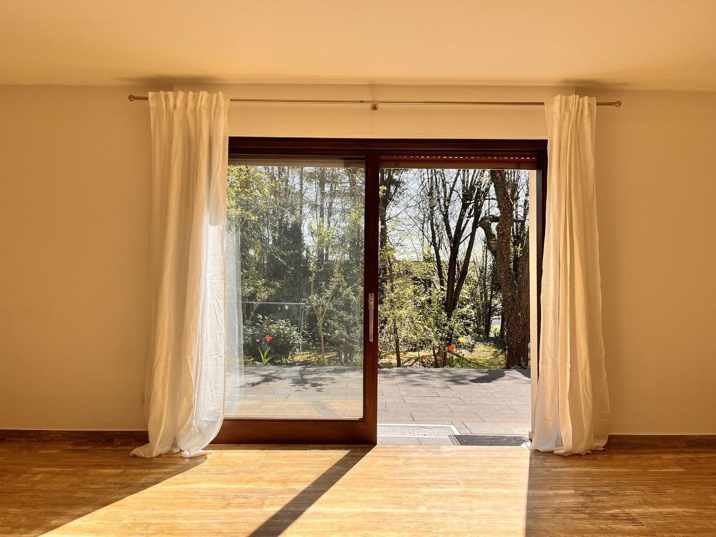 Wohnzimmer mit Terrassenzugang