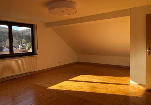 Großes, helles Jugendzimmer OG