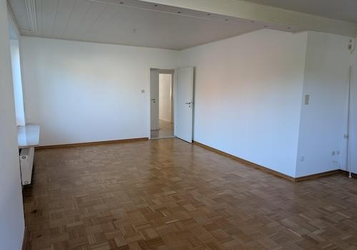 Wohnmzimmer untere Wohneinheit