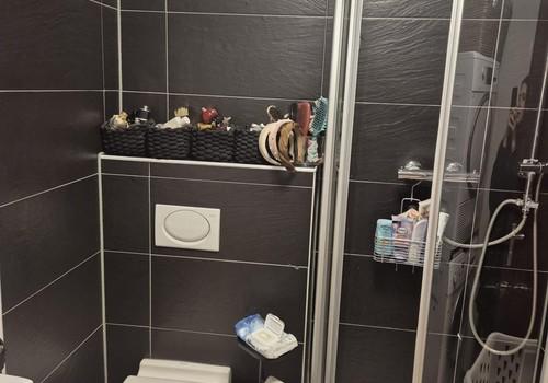 Bad mit Dusche 