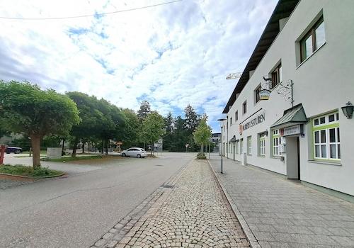 Straßenseite (Nord)