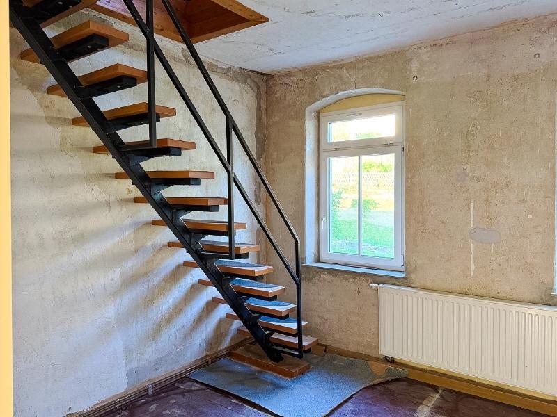 Eine Wohnung sanierungsbedürftig (2)