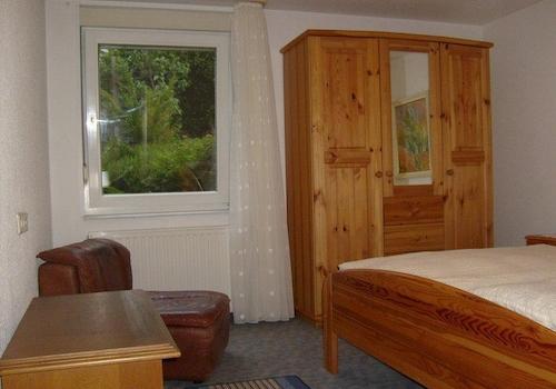 Wohnung UG links