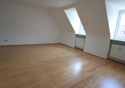 Wohnzimmer-Blick zum Innenhof