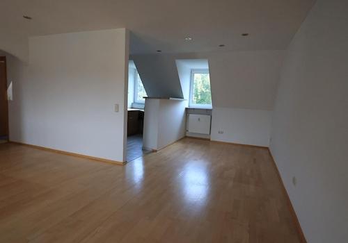 Wohnzimmer - Blick zur Küche