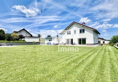 Großer Gartenbereich