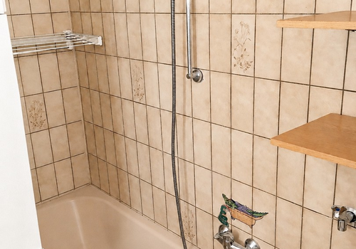 Bad Dusche