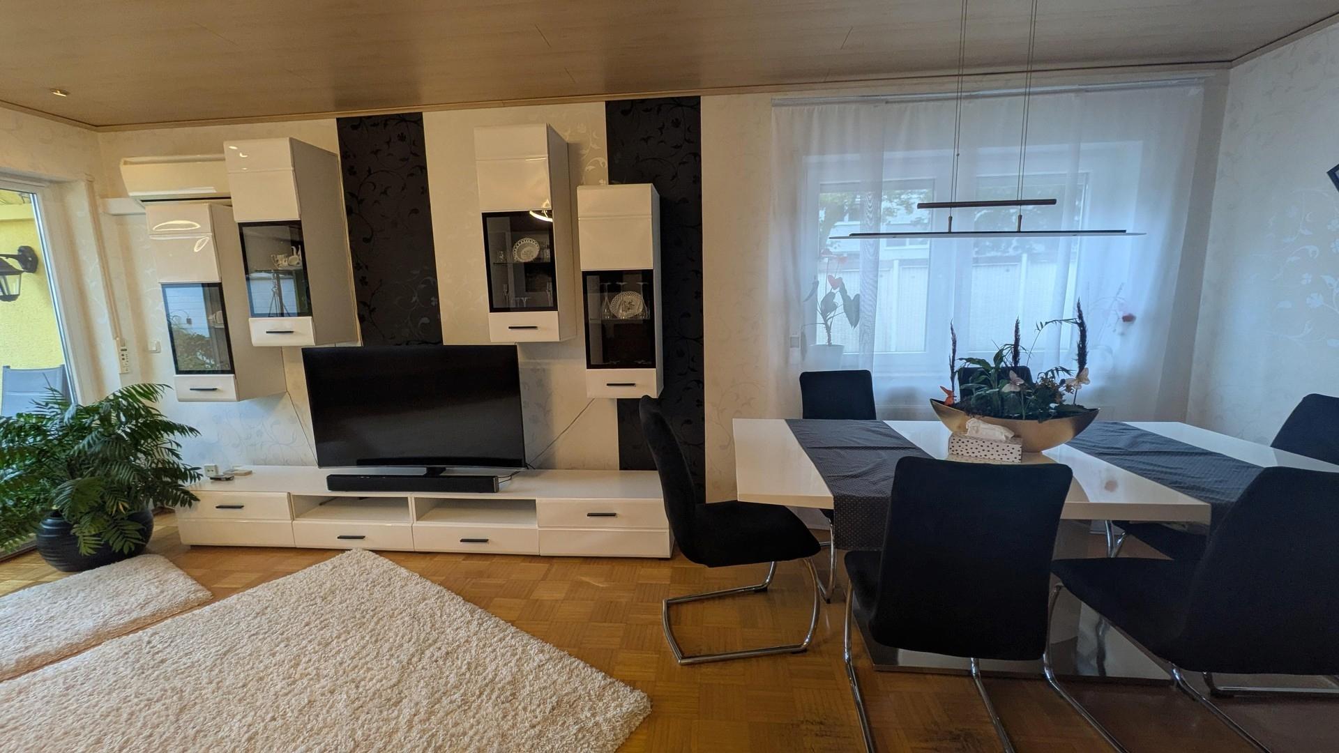 Wohn-, Esszimmer EG