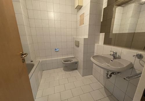 Bad mit Badewanne