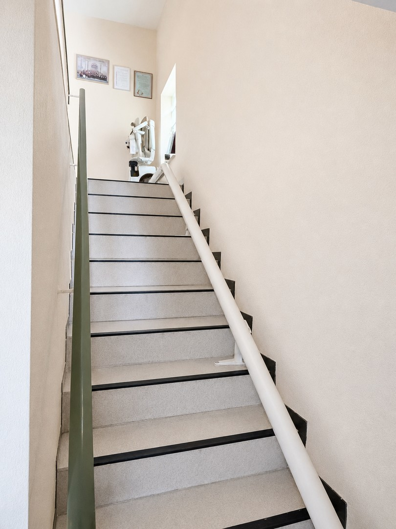 Treppenhaus mit Treppenlift