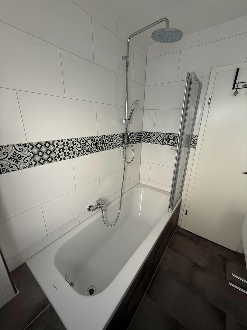 Badewanne/Duschabtrennung