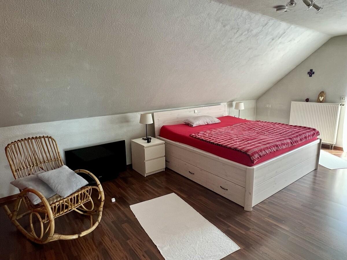 Schlafzimmer DG