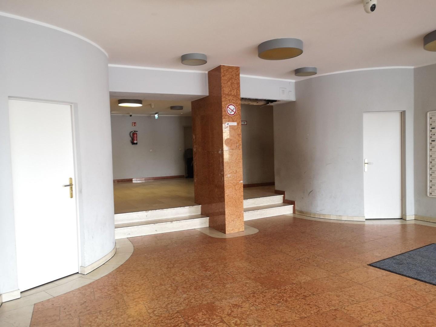 Eingang Gebäude