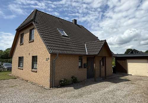 Straßenansicht