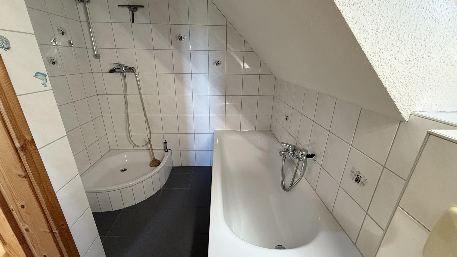 Bad im Dachgeschoss