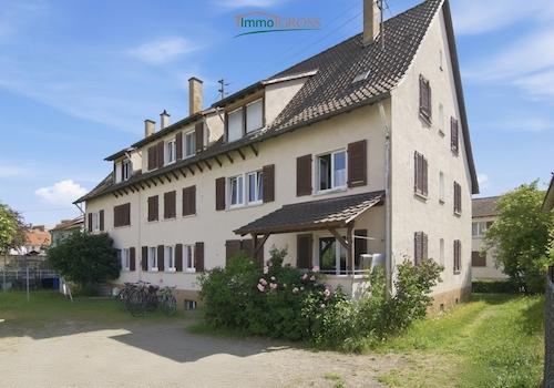 Das Haus mit Hof von hinten