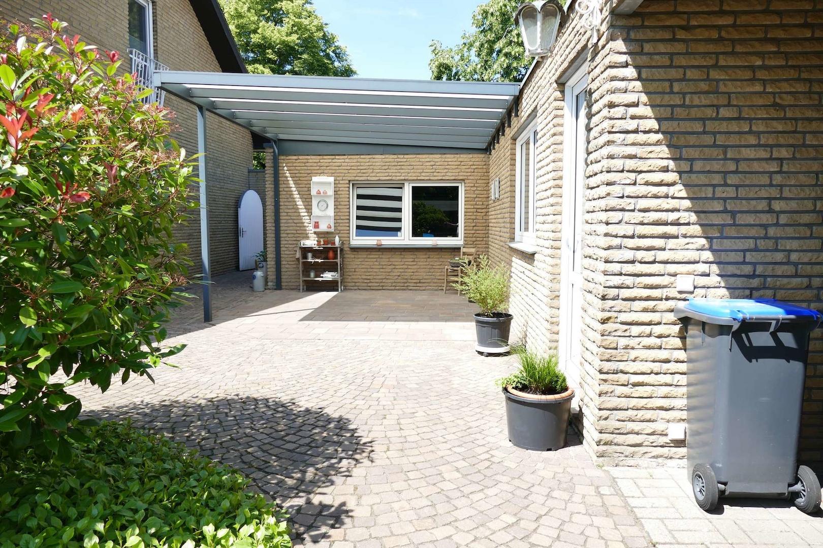 Überdach Garage und Anbau