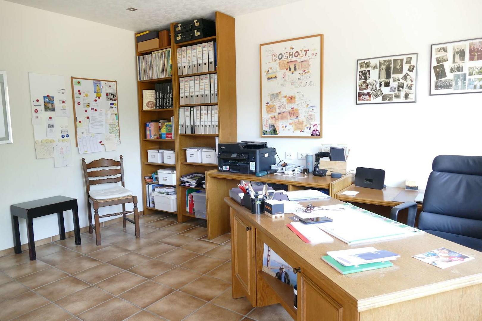 Büro EG