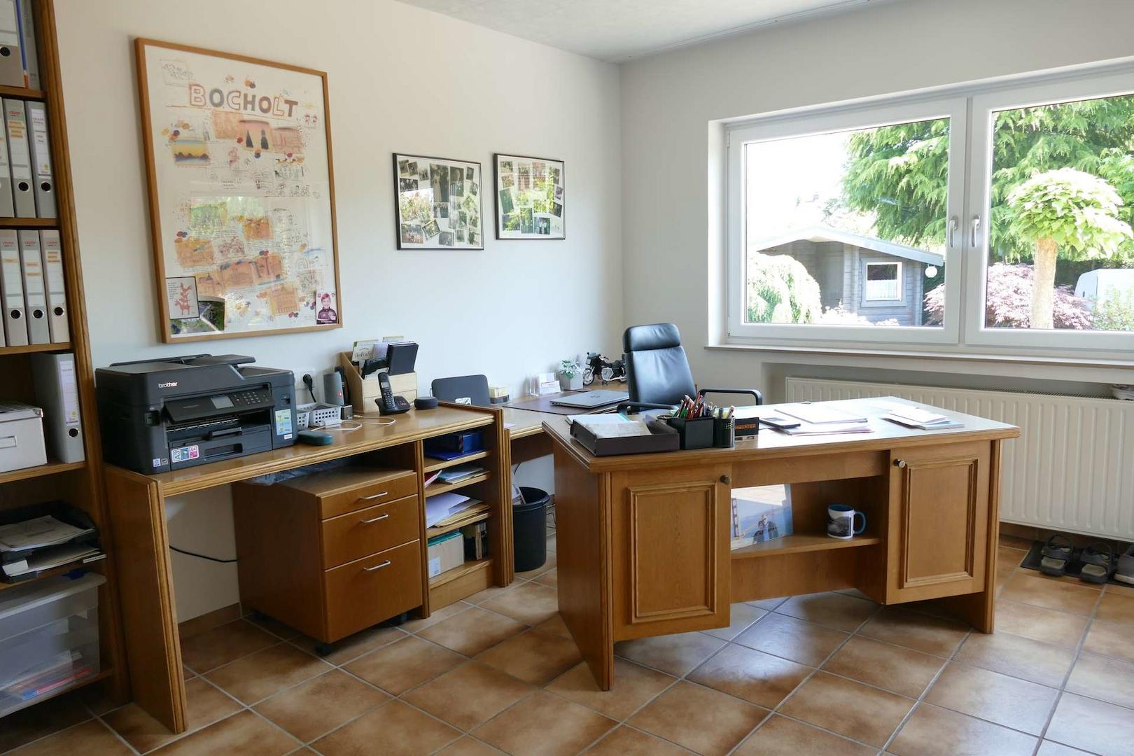 Büro EG