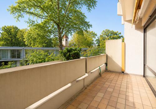 Sonniger West-Balkon