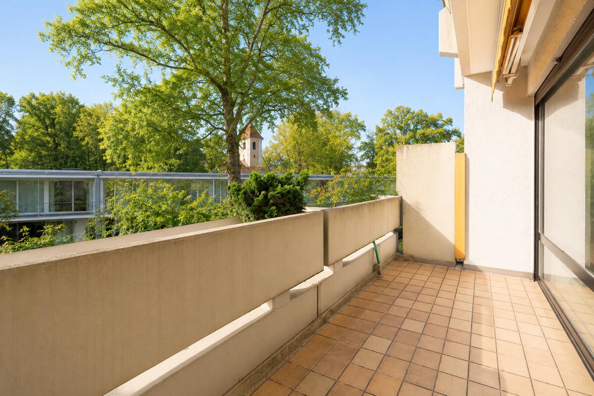 Sonniger West-Balkon