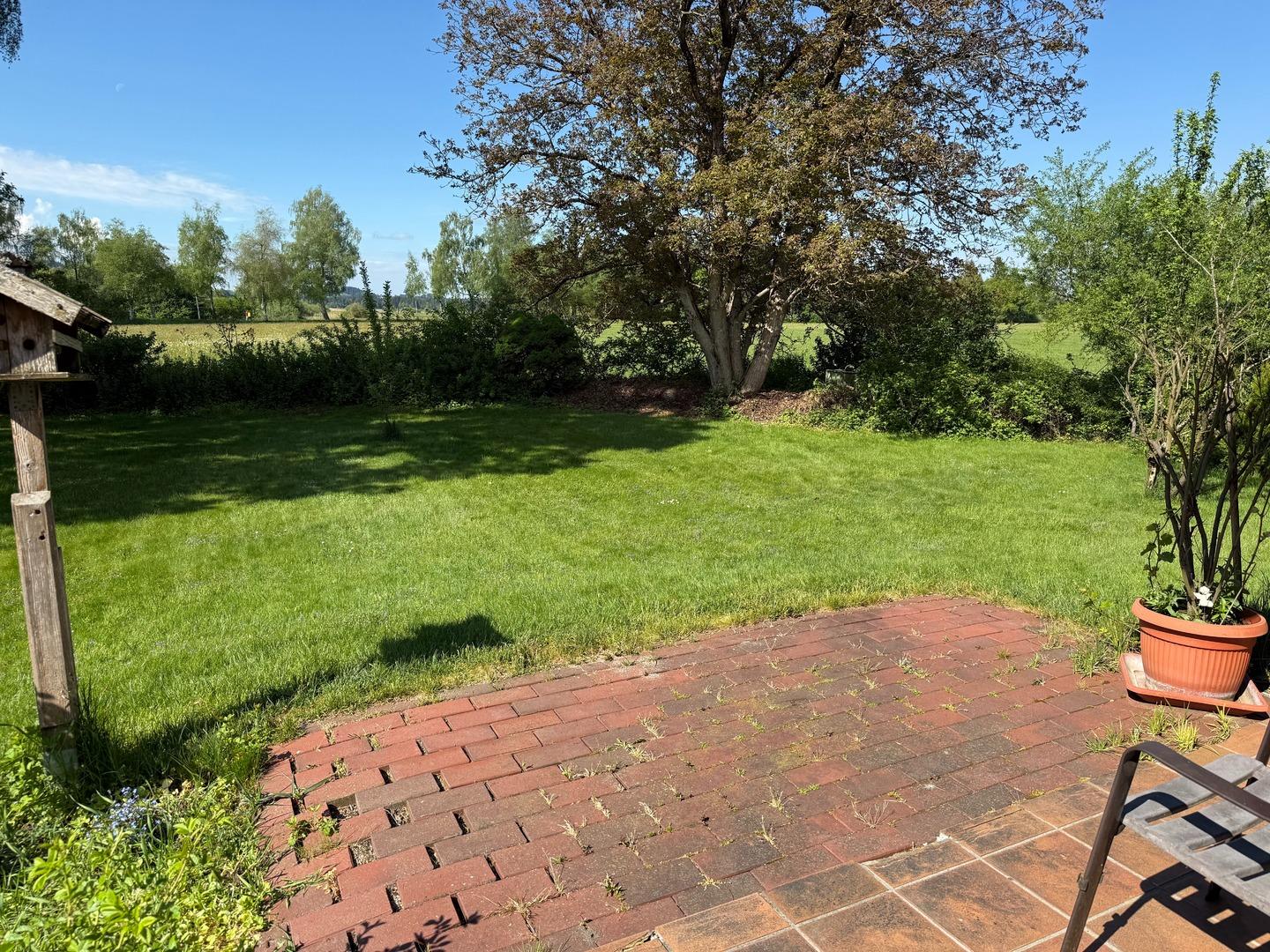 Terrasse mit Garten