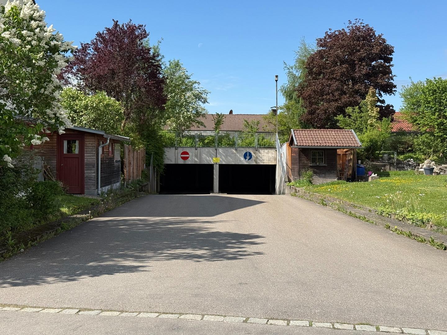 Tiefgarageneinfahrt