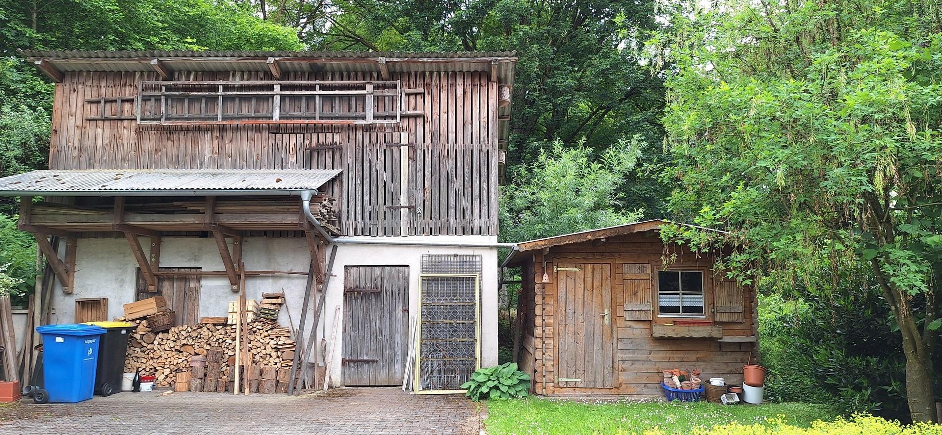 Schuppen und Gartenhaus