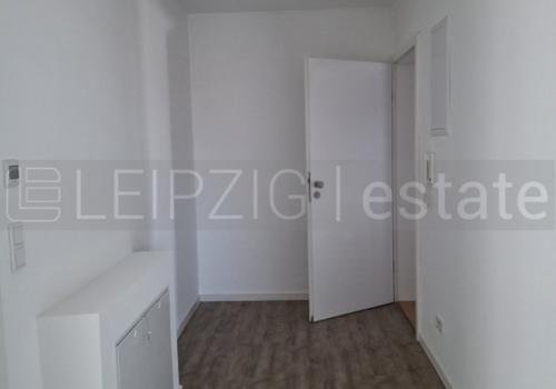 Flur Blick Richtung WE-Tür_