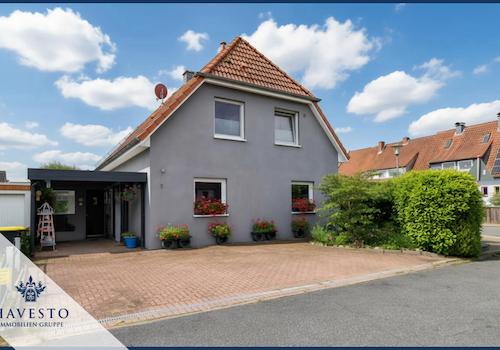 Frontansicht auf das tolle Einfamilienhaus