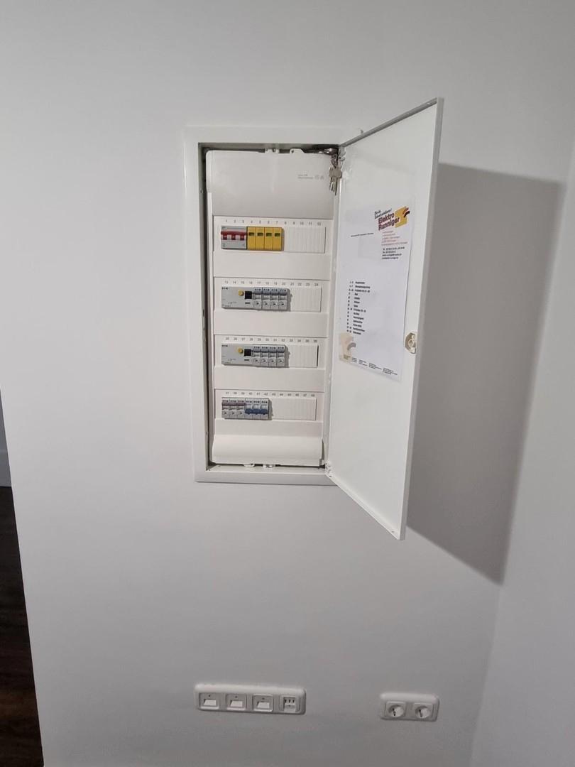 Neue Elektrik m. Datendosen