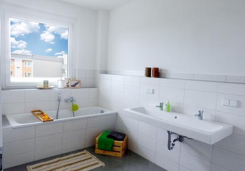 Familienbad mit Fenster