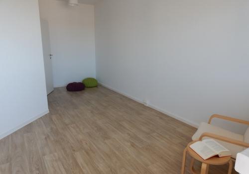 Schlafzimmer mit Nische für Kleiderschränke