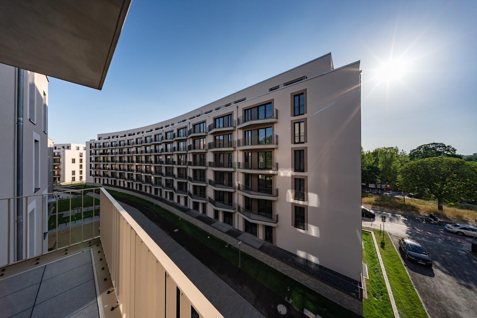 Balkon mit Ausblick (Beispielbild)