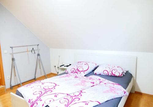 Schlafzimmer DG