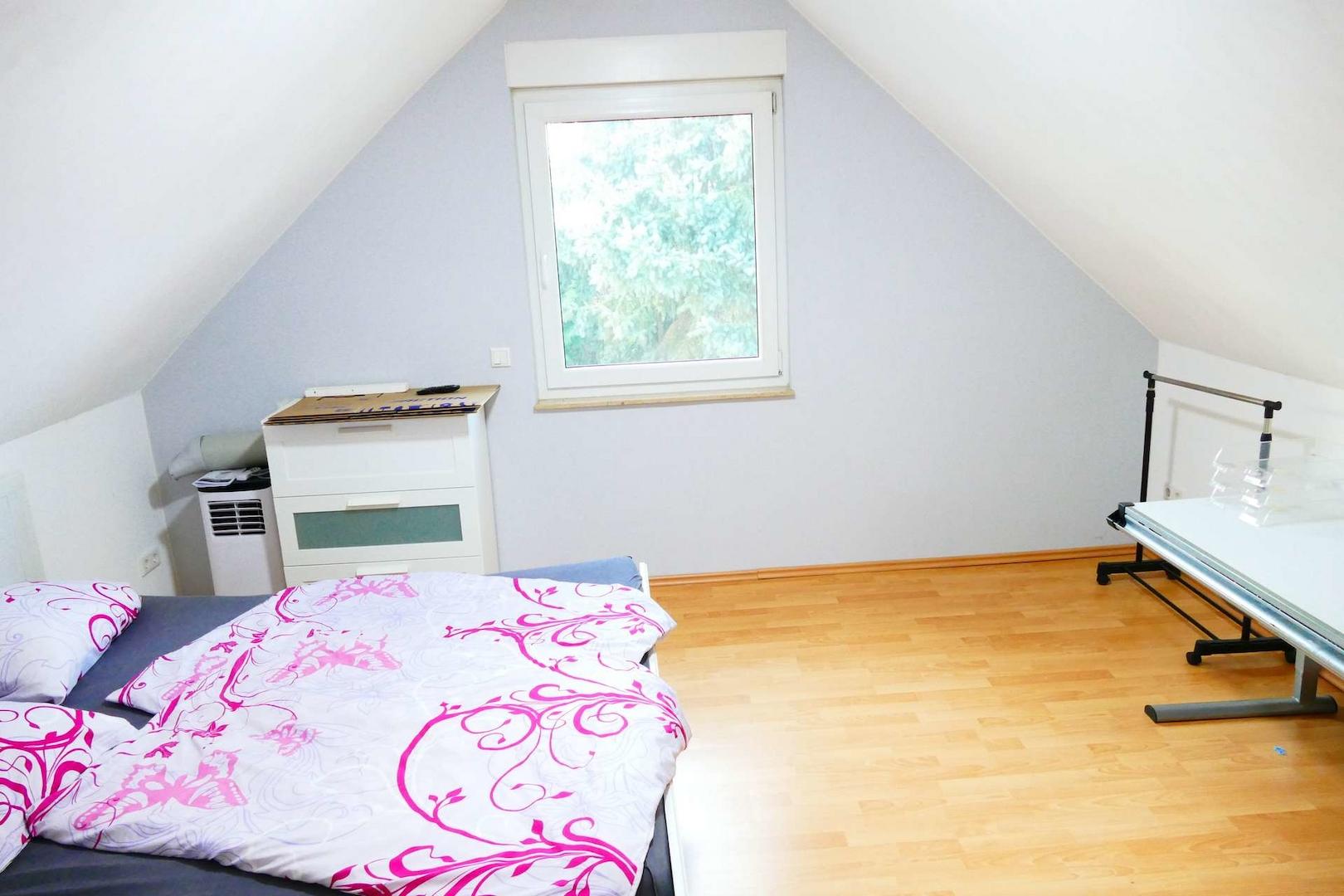 Schlafzimmer DG